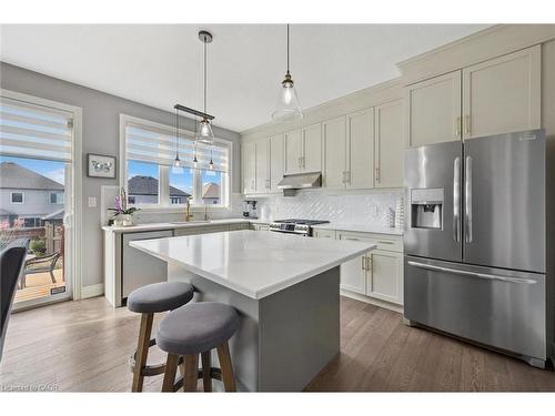 22 Marty Lane, New Hamburg, ON - Indoor Photo Showing Kitchen With Upgraded Kitchen