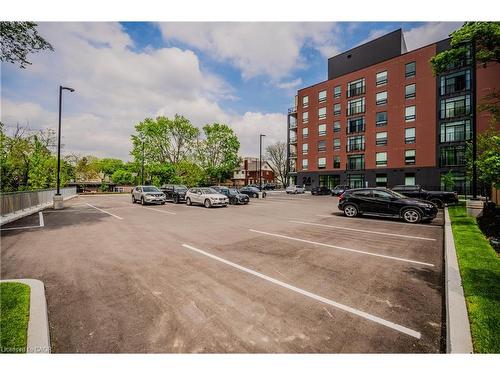 304-24 Union Street E, Waterloo, ON - Outdoor