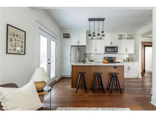 27 Cliff Avenue, Hamilton, ON - Indoor Photo Showing Kitchen With Upgraded Kitchen
