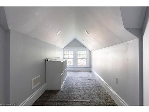 27 Cliff Avenue, Hamilton, ON - Indoor Photo Showing Other Room