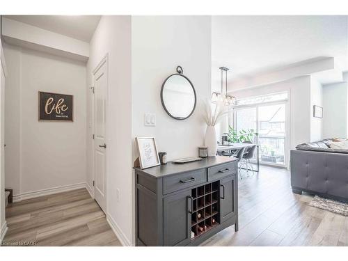 4882 Connor Drive, Beamsville, ON - Indoor