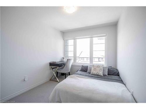 4882 Connor Drive, Beamsville, ON - Indoor Photo Showing Bedroom
