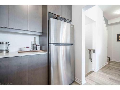 4882 Connor Drive, Beamsville, ON - Indoor Photo Showing Kitchen