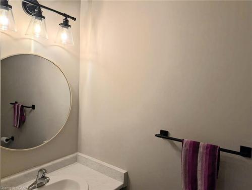 137 Lormont Boulevard, Stoney Creek, ON - Indoor Photo Showing Bathroom
