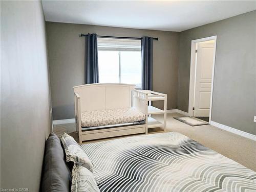 137 Lormont Boulevard, Stoney Creek, ON - Indoor Photo Showing Bedroom
