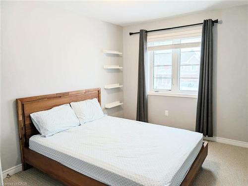 137 Lormont Boulevard, Stoney Creek, ON - Indoor Photo Showing Bedroom