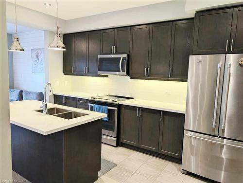 137 Lormont Boulevard, Stoney Creek, ON - Indoor Photo Showing Kitchen With Stainless Steel Kitchen With Double Sink With Upgraded Kitchen
