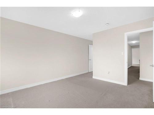 251 Palace Street, Thorold, ON - Indoor Photo Showing Other Room