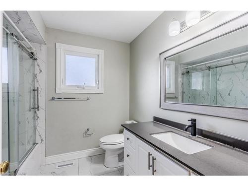 8 Dingwall Court, Brampton, ON - Indoor Photo Showing Bathroom