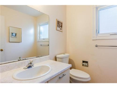 8 Dingwall Court, Brampton, ON - Indoor Photo Showing Bathroom