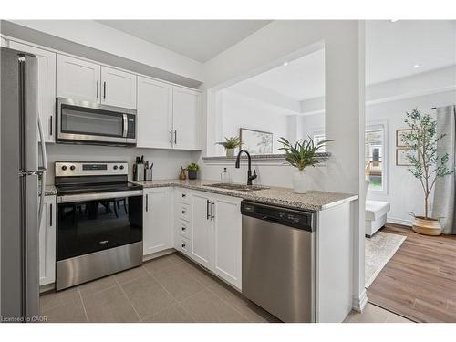 9 Elsegood Drive, Guelph, ON - Indoor Photo Showing Kitchen With Stainless Steel Kitchen