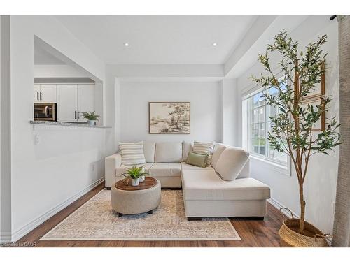 9 Elsegood Drive, Guelph, ON - Indoor Photo Showing Living Room