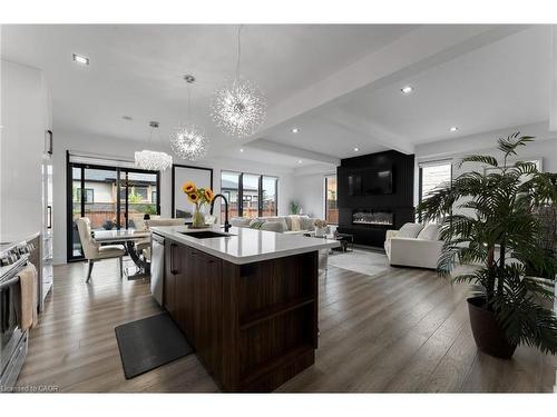 14 Willowbrook Drive, Welland, ON - Indoor Photo Showing Kitchen With Upgraded Kitchen