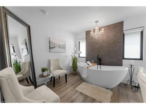 14 Willowbrook Drive, Welland, ON - Indoor