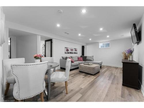 14 Willowbrook Drive, Welland, ON - Indoor