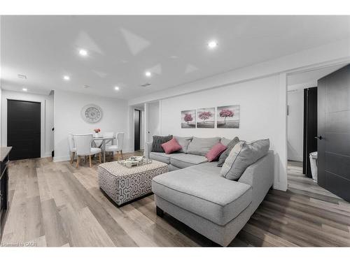 14 Willowbrook Drive, Welland, ON - Indoor