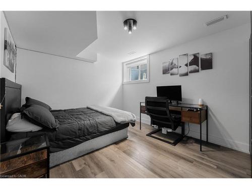 14 Willowbrook Drive, Welland, ON - Indoor Photo Showing Bedroom