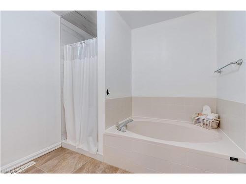 2197 Donald Road, Burlington, ON - Indoor Photo Showing Bathroom