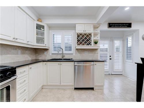 2197 Donald Road, Burlington, ON - Indoor Photo Showing Kitchen
