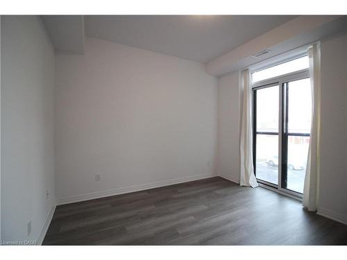 213-5 Hamilton Street N, Waterdown, ON - Indoor Photo Showing Other Room