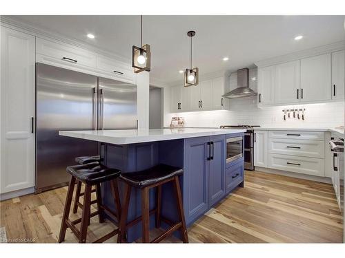 3280 Mead Crescent, Burlington, ON - Indoor Photo Showing Kitchen With Upgraded Kitchen