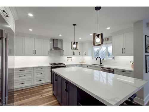 3280 Mead Crescent, Burlington, ON - Indoor Photo Showing Kitchen With Upgraded Kitchen