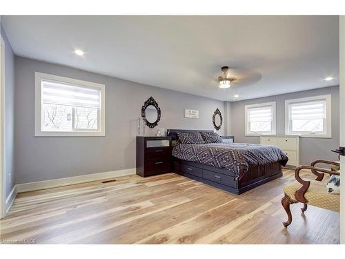 3280 Mead Crescent, Burlington, ON - Indoor Photo Showing Bedroom