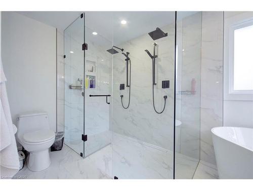 3280 Mead Crescent, Burlington, ON - Indoor Photo Showing Bathroom