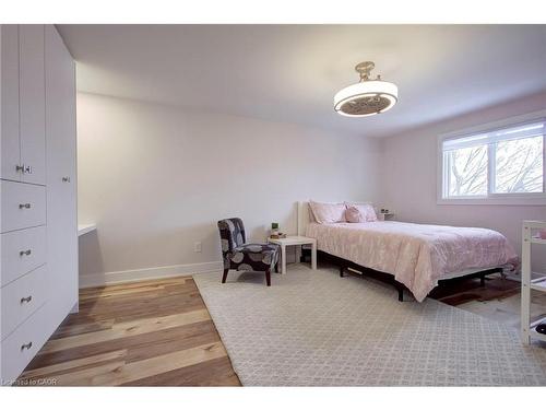 3280 Mead Crescent, Burlington, ON - Indoor Photo Showing Bedroom