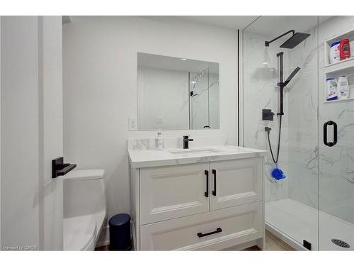 3280 Mead Crescent, Burlington, ON - Indoor Photo Showing Bathroom