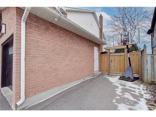 3280 Mead Crescent, Burlington, ON - Outdoor With Exterior
