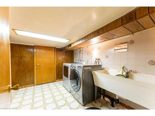 205 Markham Street, Toronto, ON - Indoor Photo Showing Laundry Room