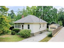 258 Reynolds Street  Oakville, ON L6J 3L4