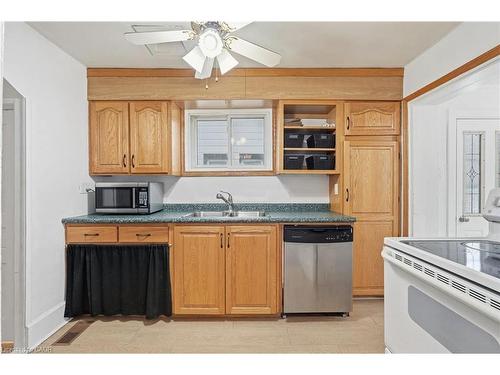 20 York Street, Welland, ON - Indoor Photo Showing Kitchen With Double Sink