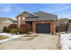 8409 Greenfield Crescent  Niagara Falls, ON L2H 3J8