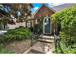 978 North Shore Boulevard W Burlington, ON L7T 1B1