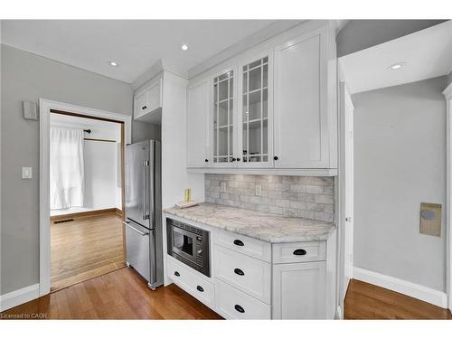 978 North Shore Boulevard W, Burlington, ON - Indoor Photo Showing Kitchen