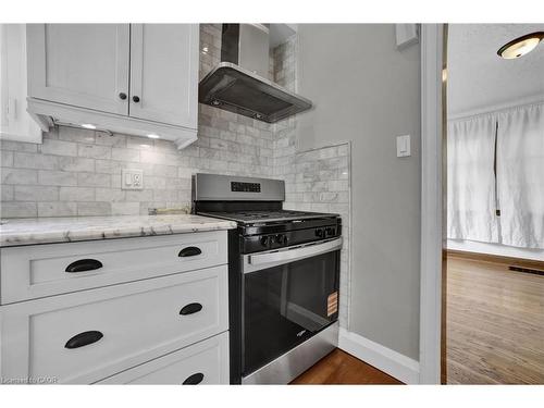 978 North Shore Boulevard W, Burlington, ON - Indoor Photo Showing Kitchen