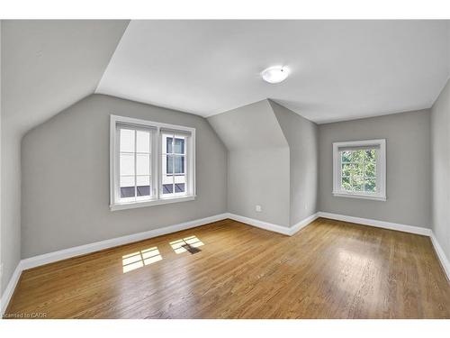 978 North Shore Boulevard W, Burlington, ON - Indoor Photo Showing Other Room