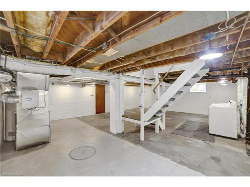 978 North Shore Boulevard W, Burlington, ON - Indoor Photo Showing Basement