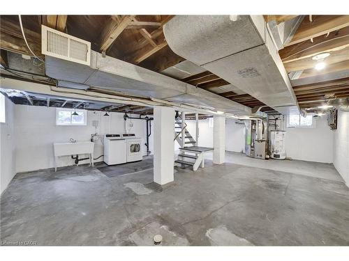 978 North Shore Boulevard W, Burlington, ON - Indoor Photo Showing Basement