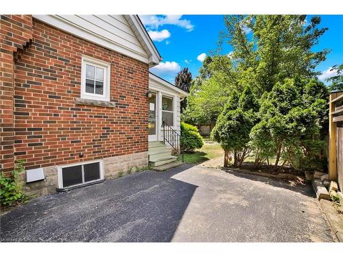 978 North Shore Boulevard W, Burlington, ON - Outdoor With Exterior