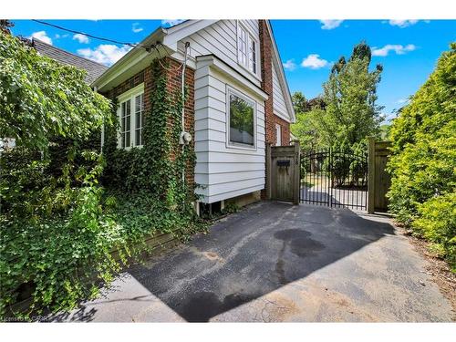 978 North Shore Boulevard W, Burlington, ON - Outdoor