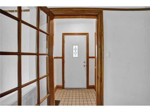 978 North Shore Boulevard W, Burlington, ON - Indoor Photo Showing Other Room