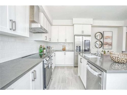 525 Red Elm Road, Shelburne, ON - Indoor Photo Showing Kitchen With Upgraded Kitchen