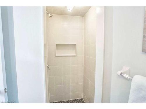 525 Red Elm Road, Shelburne, ON - Indoor Photo Showing Bathroom