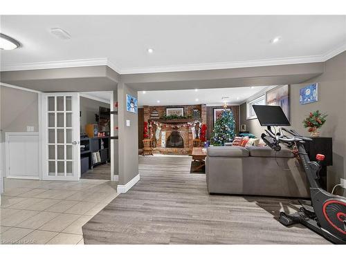 38 Questor Court, Hamilton, ON - Indoor Photo Showing Other Room