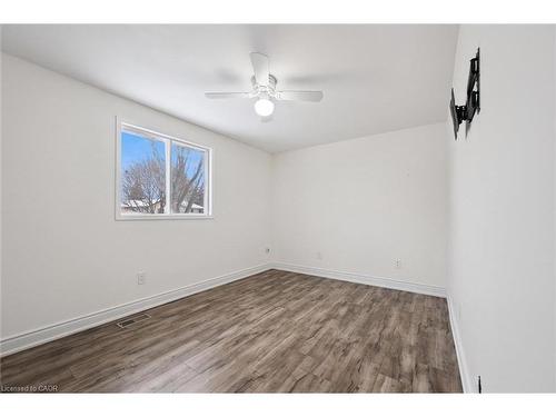 107 Foxridge Drive, Cambridge, ON - Indoor Photo Showing Other Room