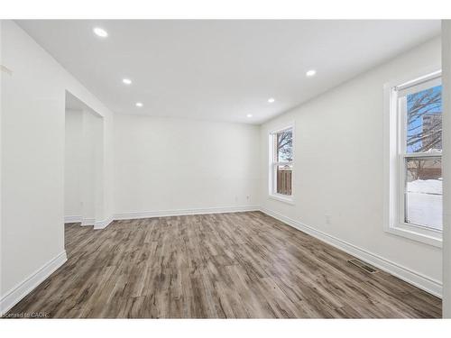 107 Foxridge Drive, Cambridge, ON - Indoor Photo Showing Other Room