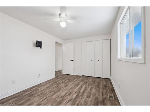 107 Foxridge Drive, Cambridge, ON - Indoor Photo Showing Other Room